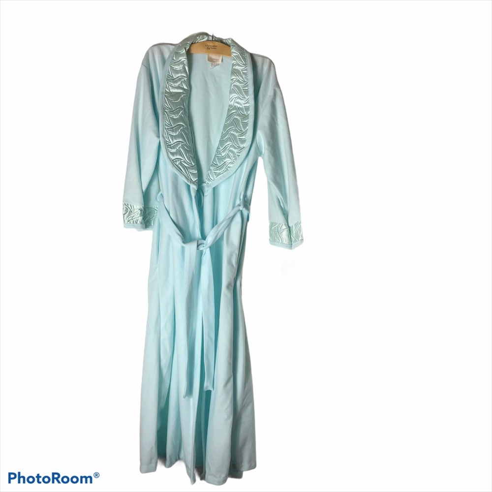 Vintage Carriage Court  embroidered rope size L